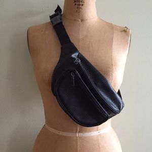 Vintage Black Leather Fannypack
